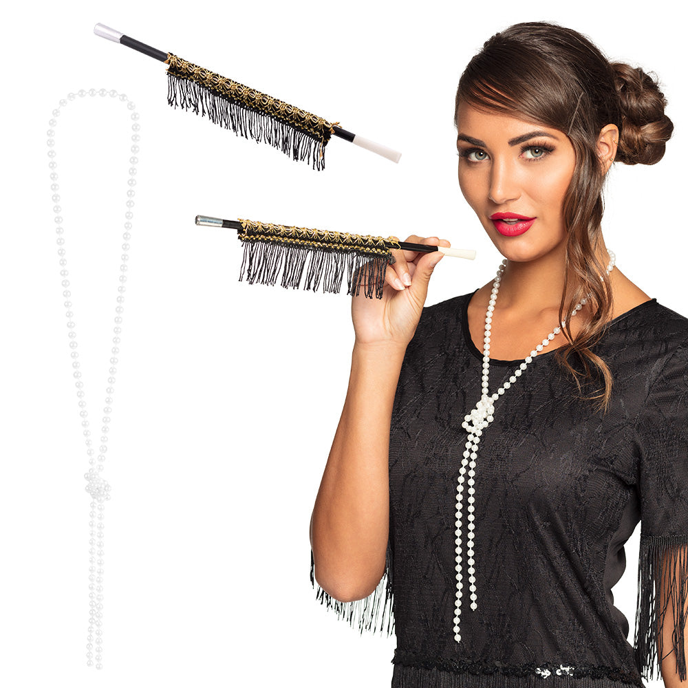 1920s flapper accessory set for women featuring a beaded necklace and a 31 cm cigarette holder, perfect for adult costume parties and vintage themed events.