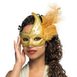 Gold baroque Venetian mask for women with ostrich and cock feathers, elegant masquerade accessory for adults, 21x32x10 cm, made of polystyrene and polyester.