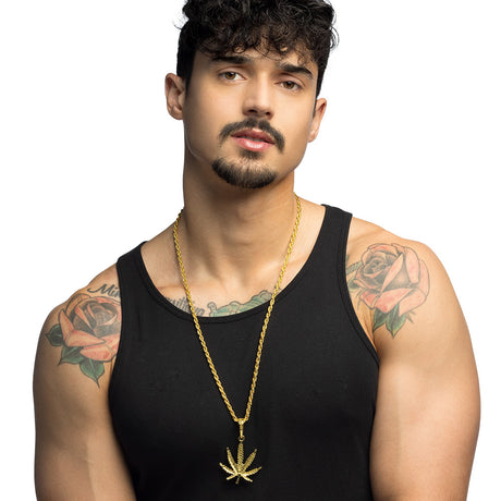 Gold rasta necklace made of zinc alloy and iron, unisex jewelry for adults, displayed on a card.