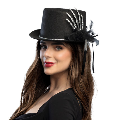 Silver claw witch hat for women, Halloween costume accessory with polyester and cock feathers, adult size 58 cm.