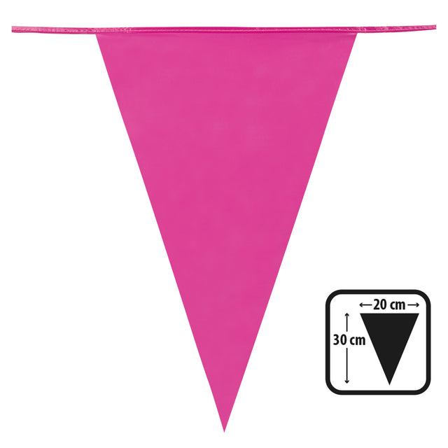 Bright pink polyethylene pennant banner with 20 flags measuring 30 x 20 cm each, 10 meters long, ideal for party decorations and events.