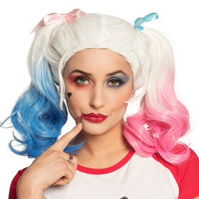 Horror clown wig for women made of 100% polyester with ribbons, perfect for adult Halloween costumes.