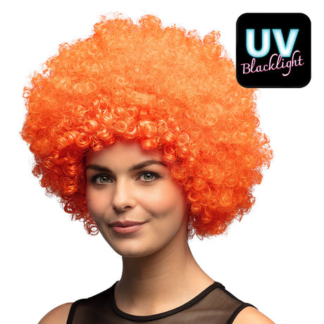 Bright orange UV Groove wig for adults, 80s disco style, made of polyethylene and polyester, suitable for men and women, packaged in a box.