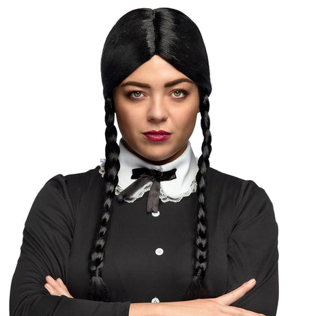 Black horror Halloween wig for women made of 100% polyester, adult size, packaged in a box.